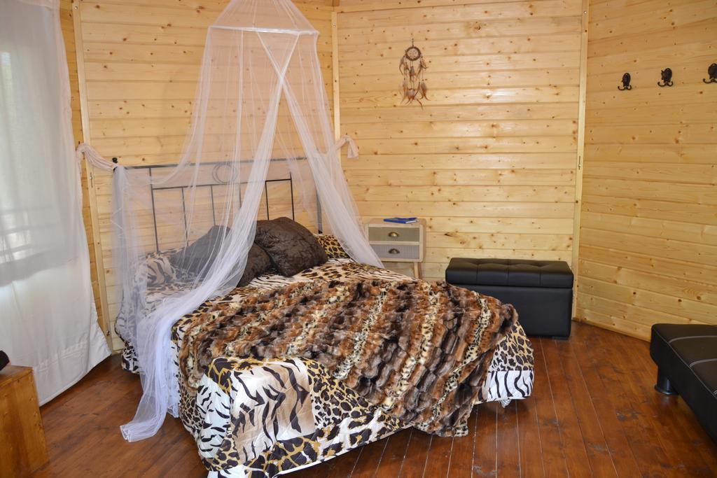 Camping L'Alguer Лес Планес д'Остолес Екстериор снимка