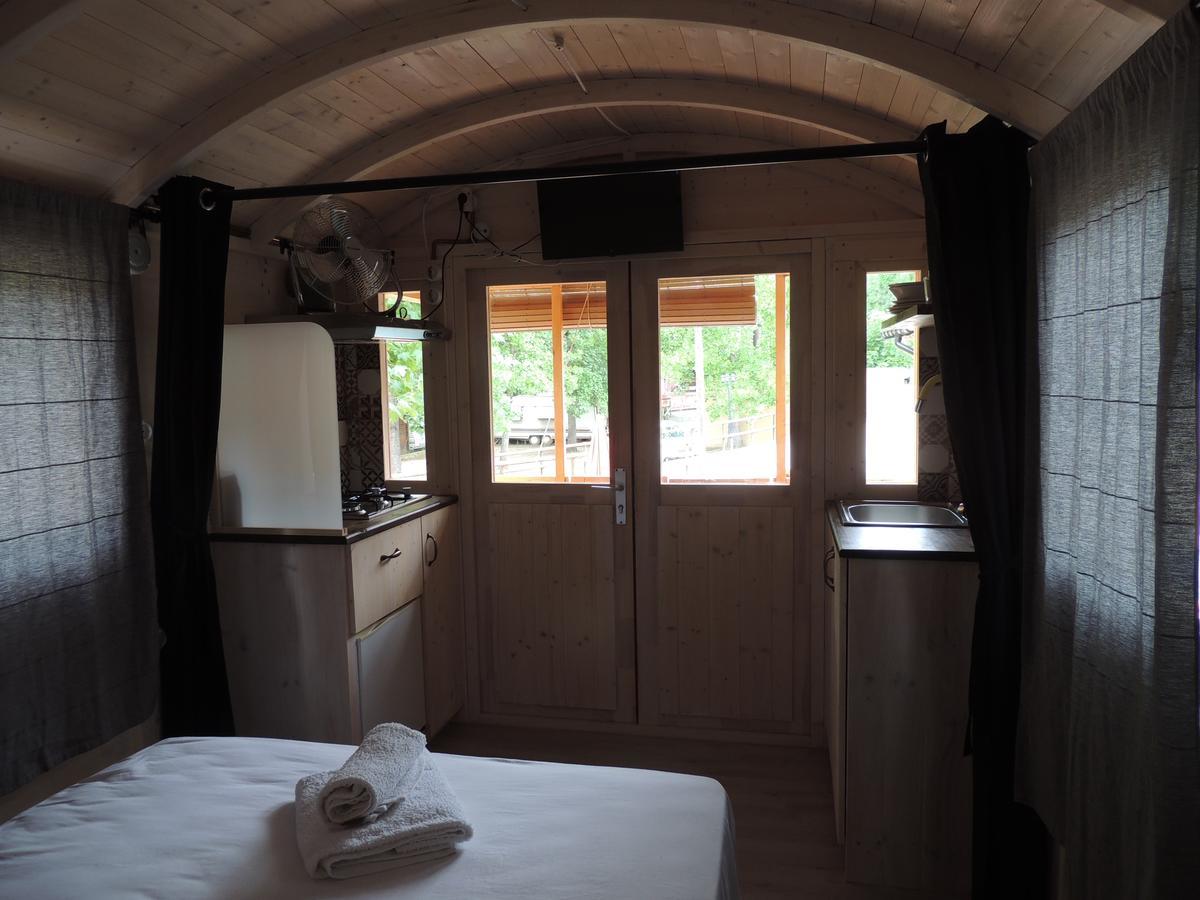 Camping L'Alguer Лес Планес д'Остолес Екстериор снимка